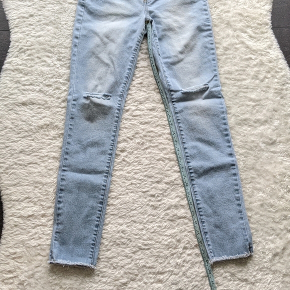 Classic High Rise Light Wash Skinny Jeans - Picture 7 of 8